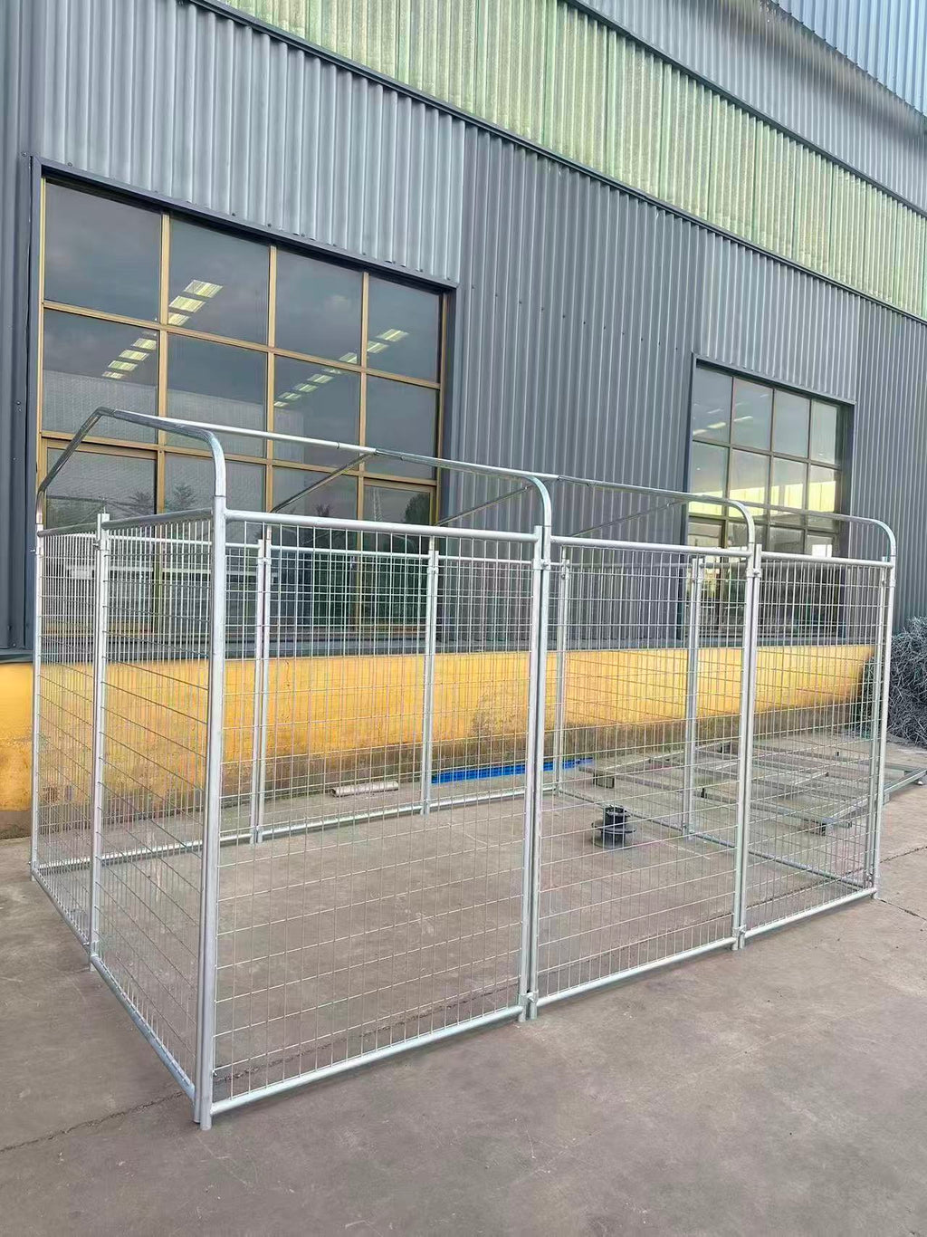 Heavy-Duty Galvanised Dog Enclosure With Roof Structure – 4.5m x 3m | Adelaide