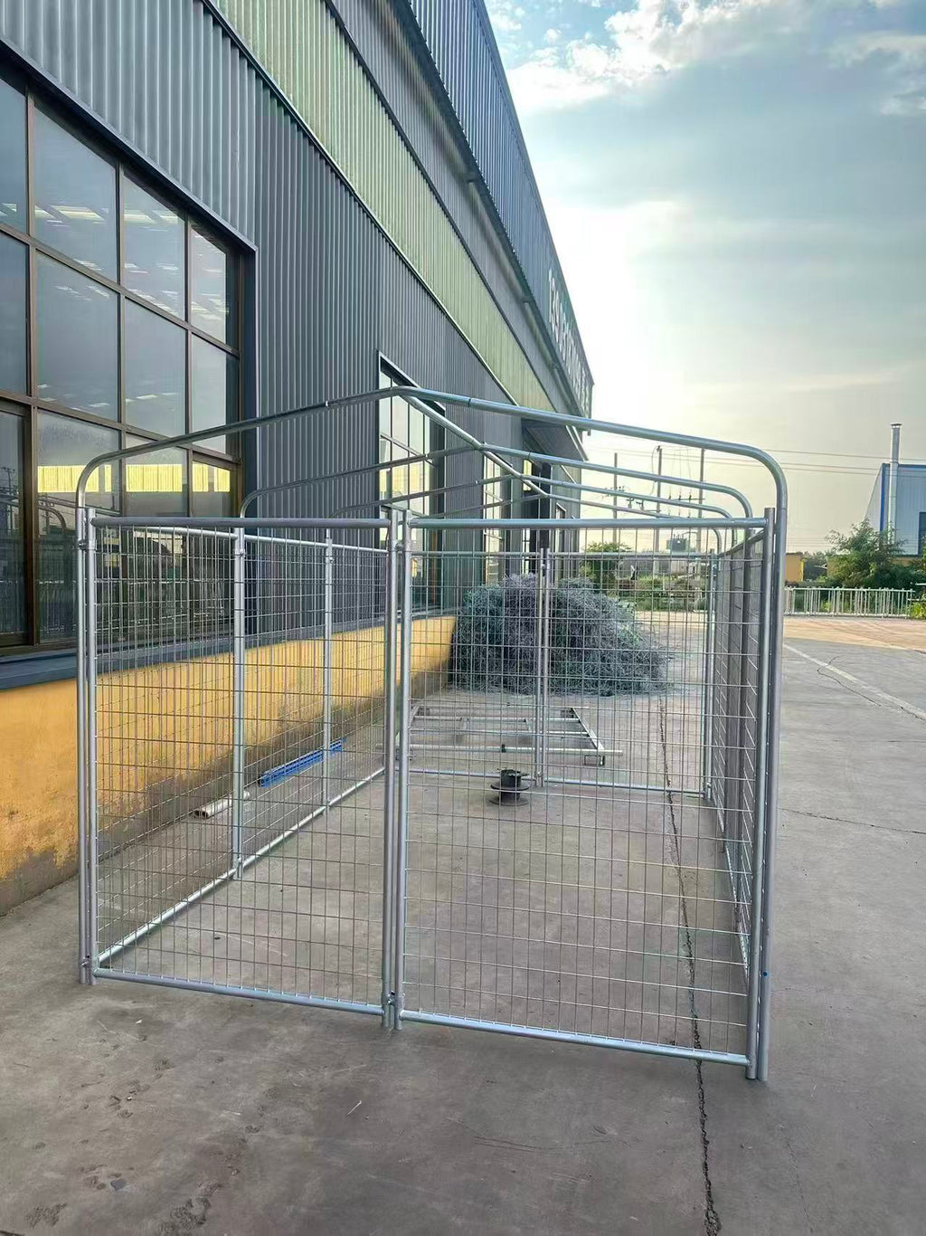 Heavy-Duty Galvanised Dog Enclosure With Roof Structure – 4.5m x 3m | Adelaide