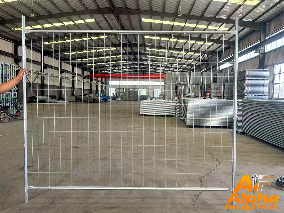 Standard Temporary Fence Panel – 2.4m x 2.1m